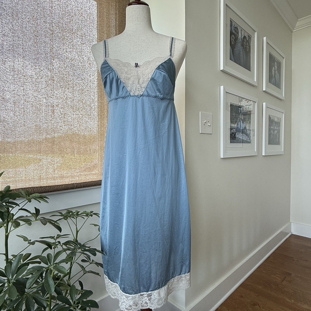 Vintage Vassarette Quintessence Full Slip Dress‎ Size 34L Nightgown Blue Lace